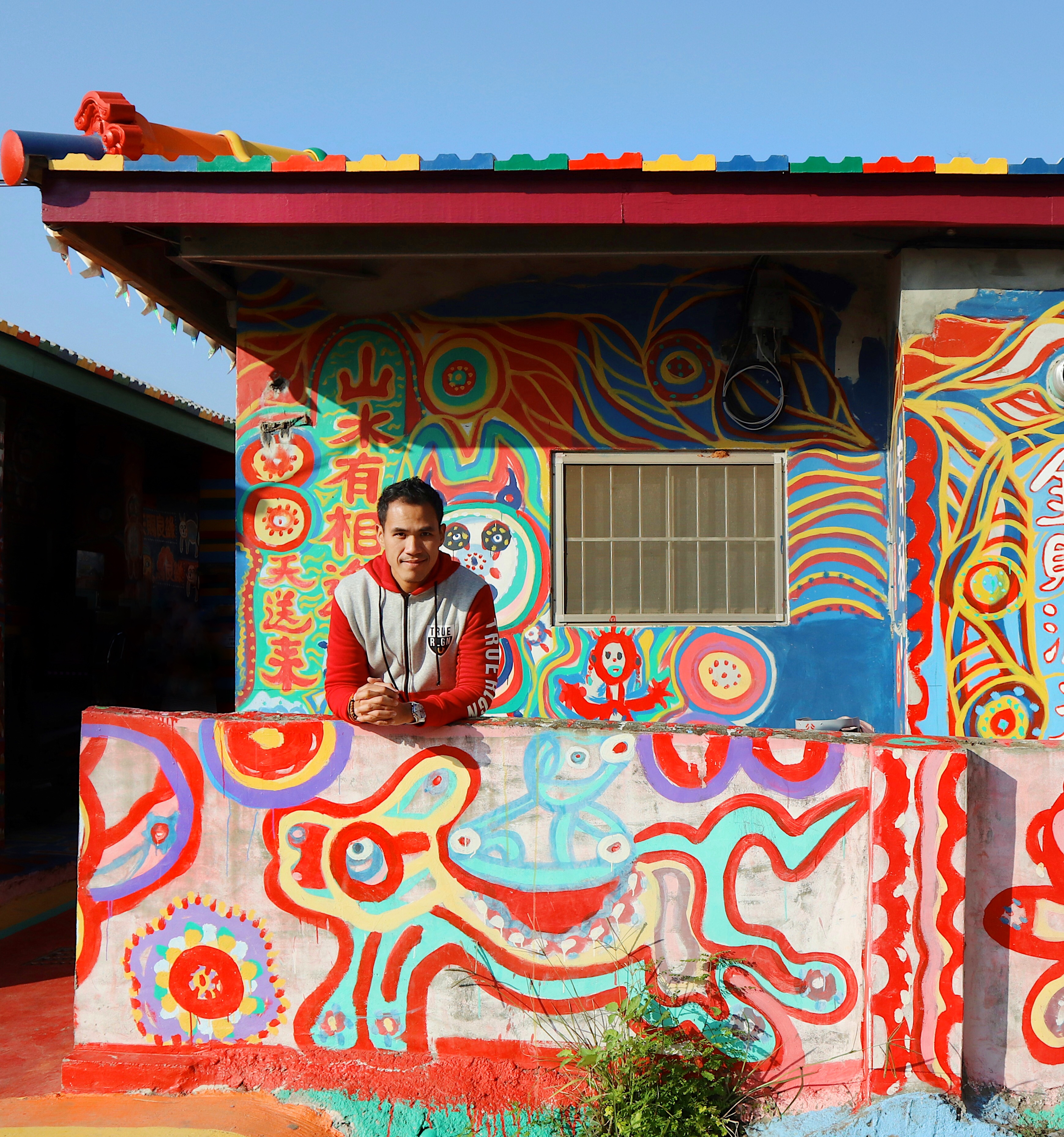 PWEDE BANG UMAKYAT NG LIGAW? Can't think of a better caption here. Haha.