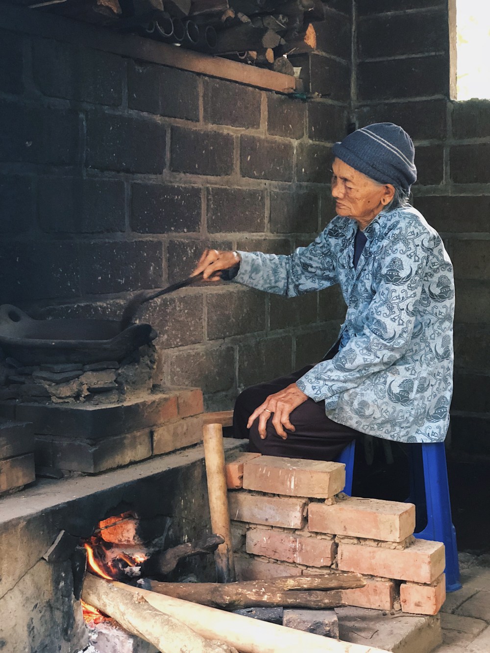 ROASTING COFFEE CHERRIES.
