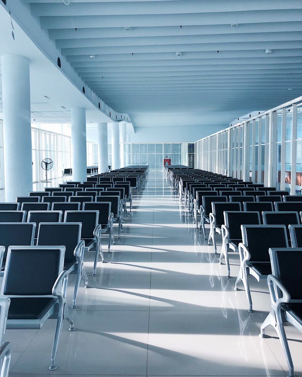 Among the airports that we were able to go to in Indonesia, the Komodo Airport is one of the most beautifully designed Look at this!