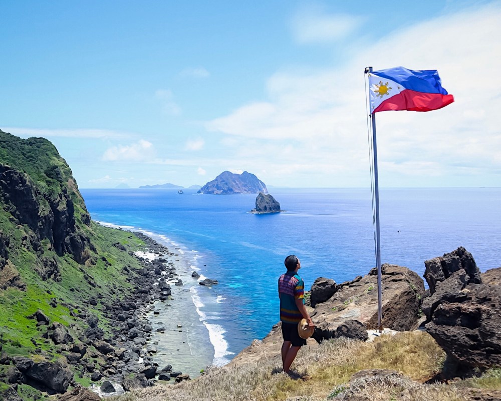 MAVULIS ISLAND. This is the northernmost island of the Philippines! Me and my travel buddy, Karl Mikel, dared to go in this place during our travel in Batanes!