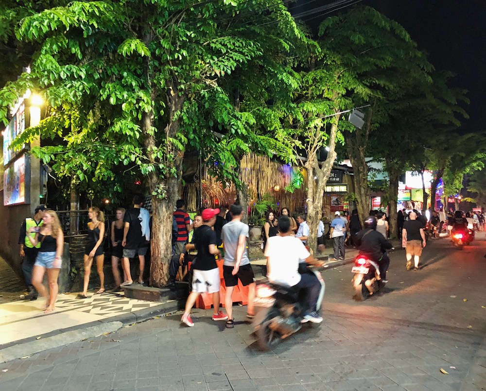 KUTA NIGHT LIFE STRIP.