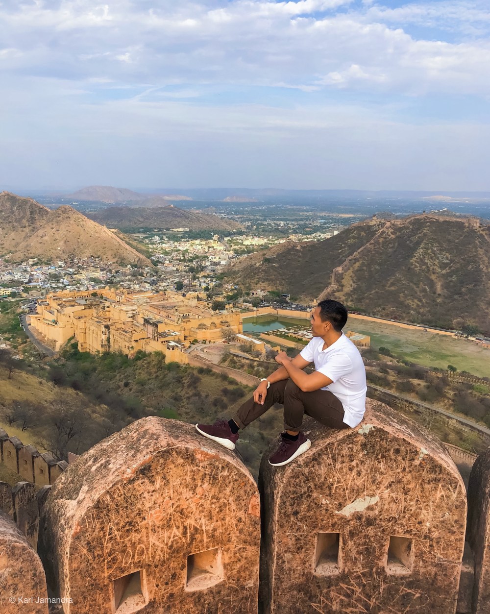OVERLOOKING AMER FORT.