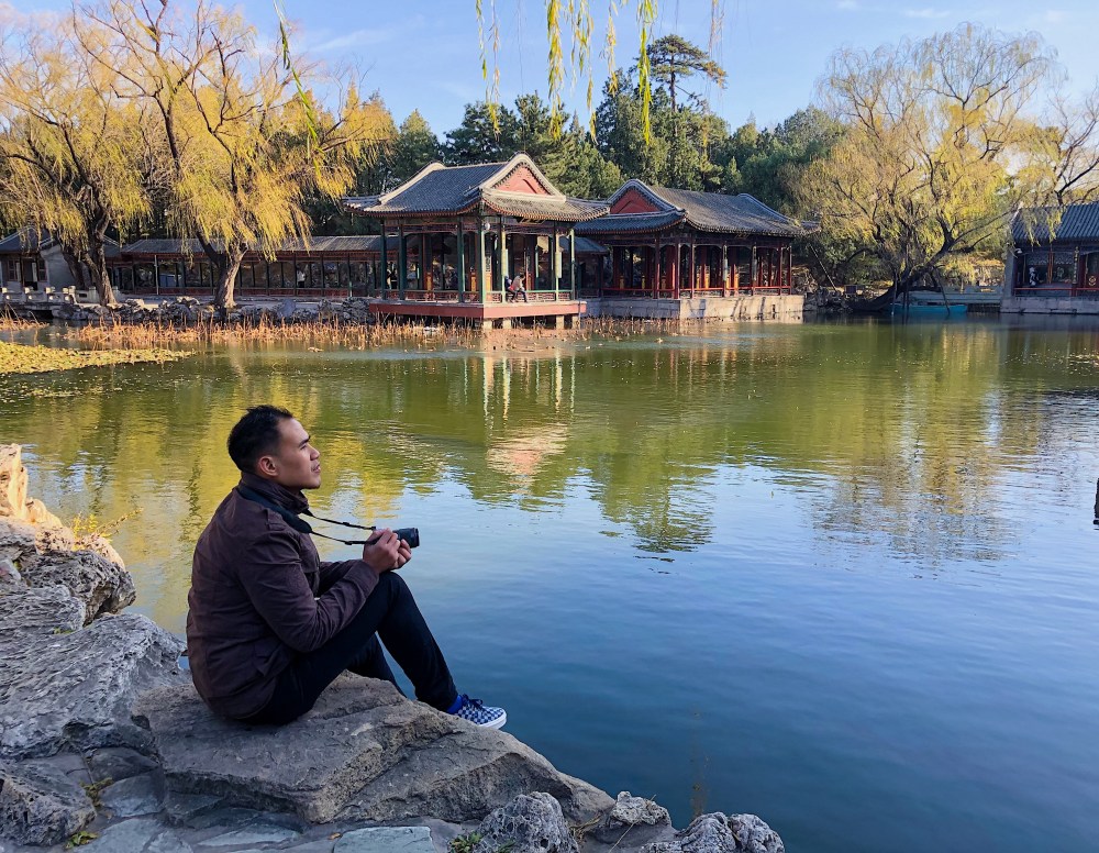 DAINTY PICTURE IN SUMMER PALACE