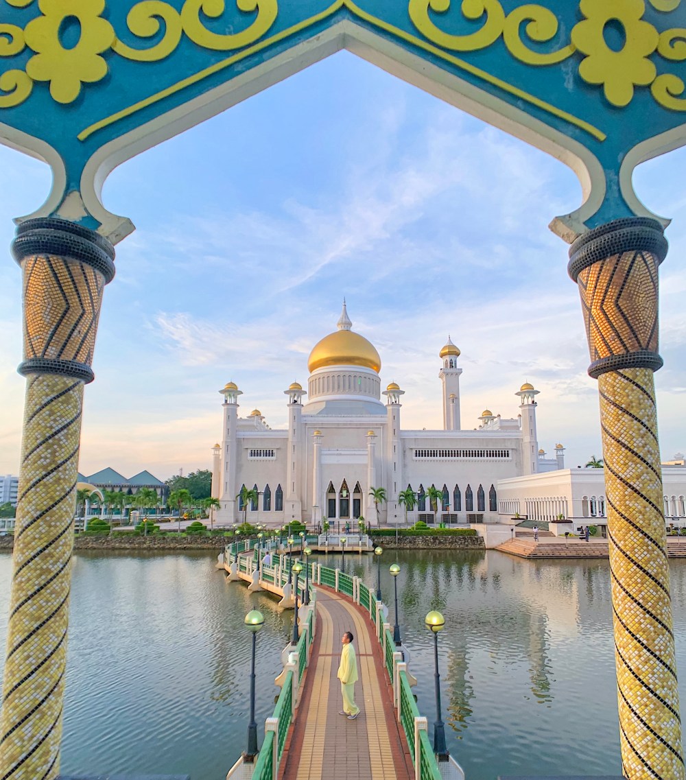 SOMEWHERE MAGNIFICENT.