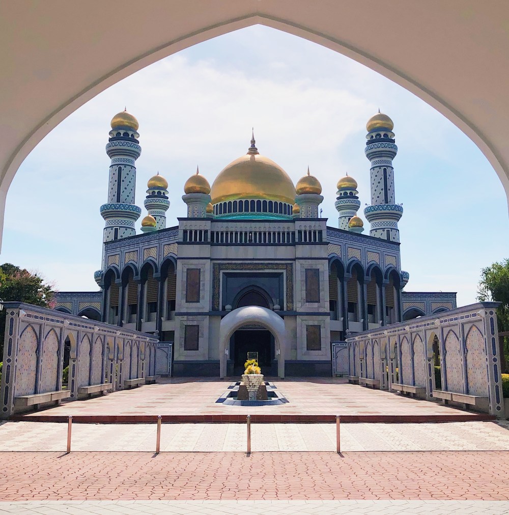 THE MAJESTIC JAME' ASR HASSANIL BOLKIAH MOSQUE!
